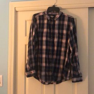 Juniors So button Down shirt